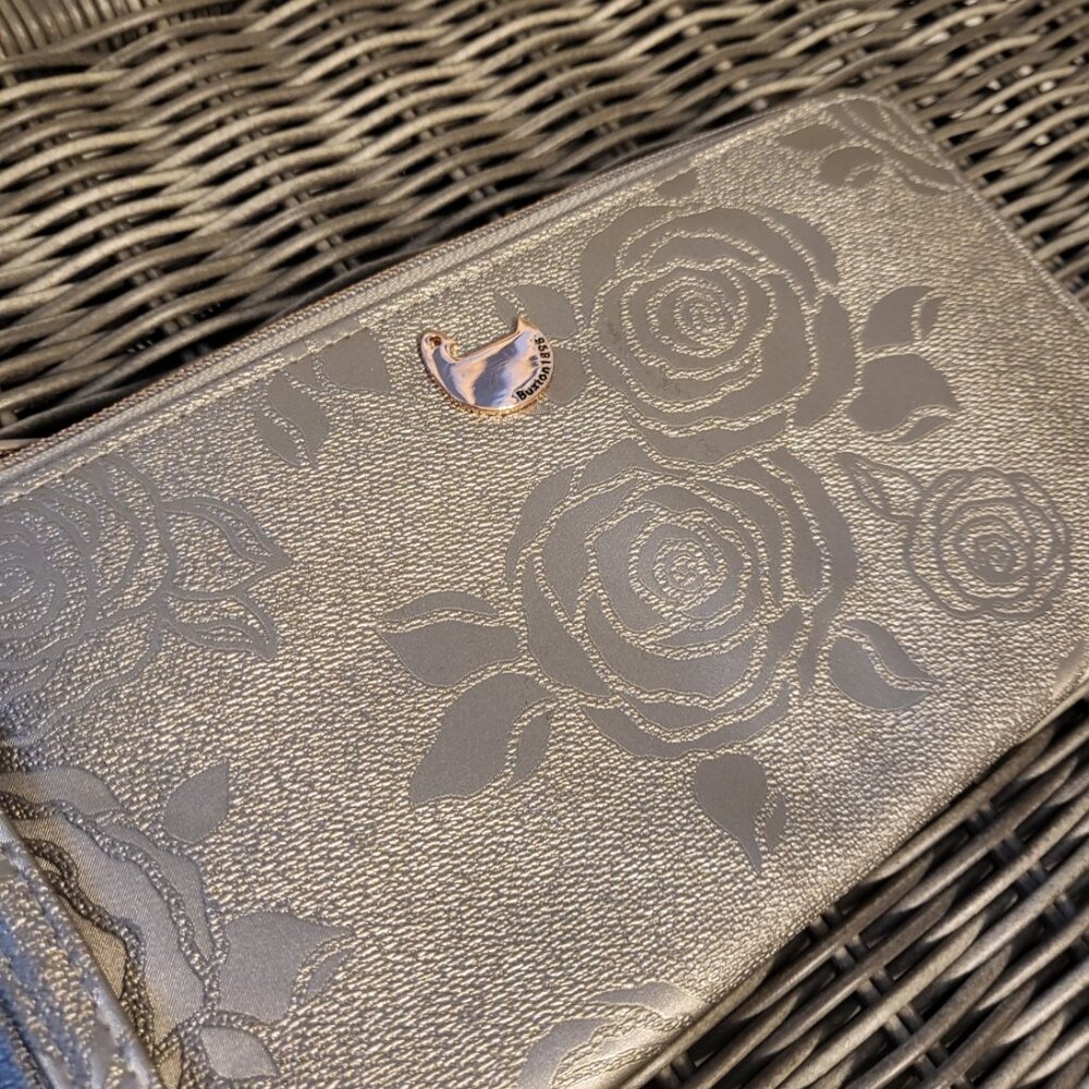 Buxton Wallet Wristlet Organizer Silver Floral Embossed Rose Gold Zip